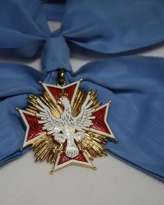 Они уже умерли: в Польше объяснили почему не забрали Орден Белого Орла у Муссолини и Екатерины II