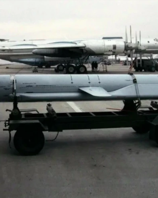 ВС РФ бьют по аэродромам кассетными Х-101 с гранатами на таймере, — Defense Express (фото)