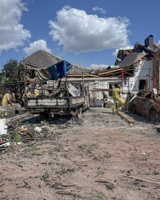 Трагедія у Вишневому: чому житлові будинки опинилися поруч із військовим об'єктом