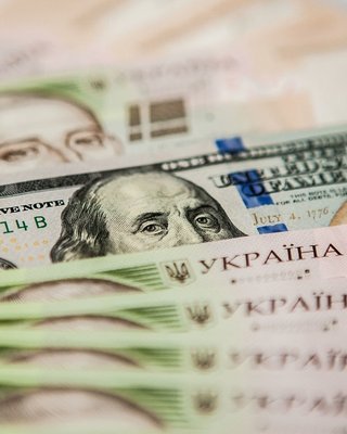 Долар по 45 гривень — що далі: чи є надзвичайна ситуація на валютному ринку
