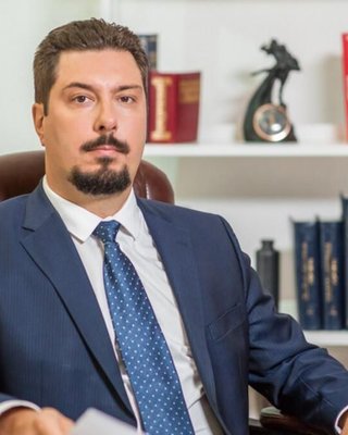 Тестостерон и эйфория. Как власть действует на человека, обсудили на примере "дела Князева"