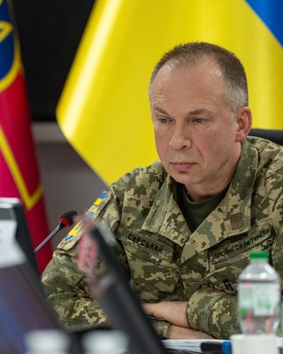 Отставка Александра Сырского
