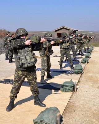 Настало ли время вводить военное положение в Украине