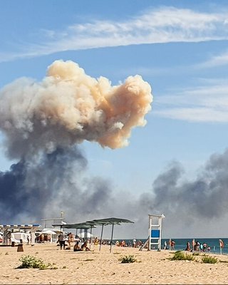 Взрывы в Новофедоровке. Признаков ракетной атаки нет. Тогда что это было?