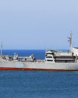 Корабль управления Донбасс у Керченского пролива