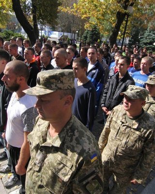 Запрет на выезд мужчин должны отменить. Кто, почему и когда это сделает