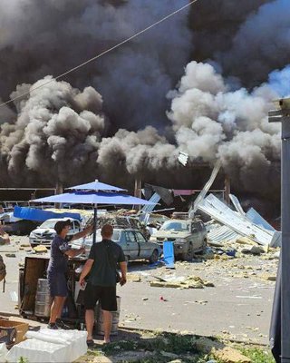 Удар РФ по супермаркету в Костянтинівці