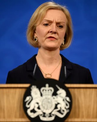 Лиз Трасс ушла в отставку. Что будет с Великобританией