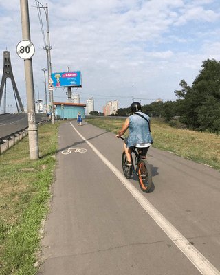 Про користь дефіциту бензину. Чому автомобілістам слід приготувати велосипед