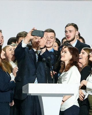 Пятый – во второй. Почему президентская кампания Порошенко будет агрессивной