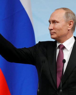Аусвайс от Кремля. Раздачей паспортов в ОРДЛО Путин запускает два сценария