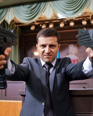Между первым и вторым. Приведет ли Владимир Зеленский Украину к парламентской республике