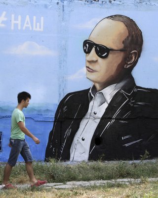 Батогом і пряником. Чому стаття Путіна — це відповідь на "Кримську платформу" України