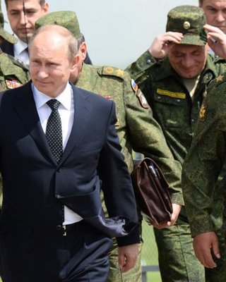 Путін шукає цапа-відбувайла. На кого покладуть відповідальність за здачу Херсона