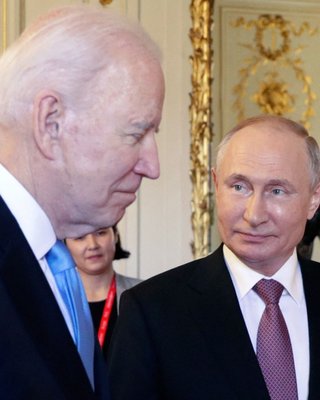 Танці навколо "Мінська". Чому зустріч Байдена і Путіна не принесла прориву для України