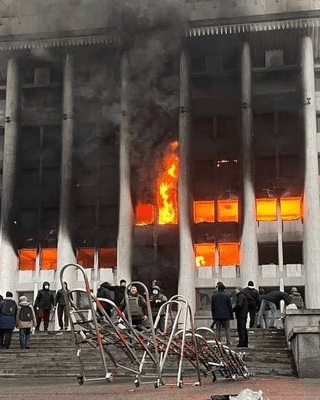 Пожар в степи. Кто стоит за протестами в Казахстане и почему у них нет лидеров
