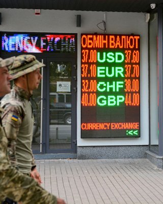 Долар за 36,6. За яких умов співпаде офіційний та готівковий курс