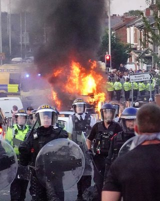 Репетиция во Франции: как Россия готовится воевать с Европой на два фронта