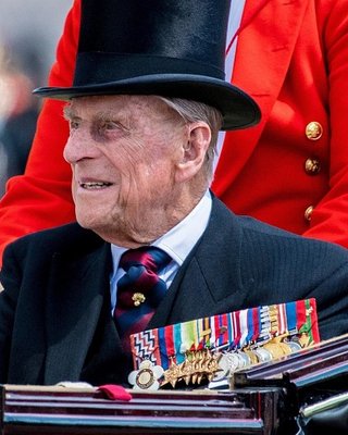 Помер принц Філіп, чоловік королеви Єлизавети та герцог Единбурзький