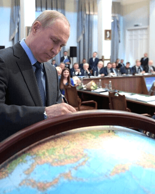 Залежить від Путіна. Чи визнає Росія "ЛНР" та "ДНР" і чому це поховає мінські угоди