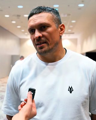 За меня проголосовало бы больше: Усик оценил свои шансы на выборах (видео)