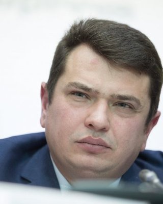 Держи коррупционера! Почему "Народный фронт" привлек внимание Артема Сытника