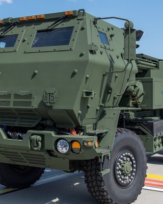 США призупинили постачання зброї Україні