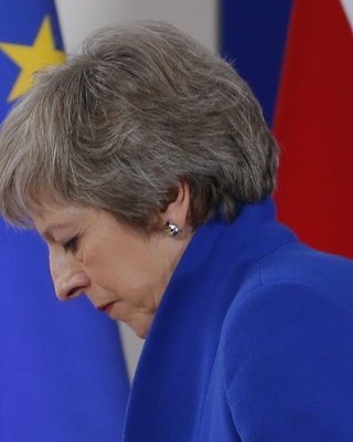 Таракан ядерной зимой. Тереза Мэй устояла, но выхода из тупика Brexit нет