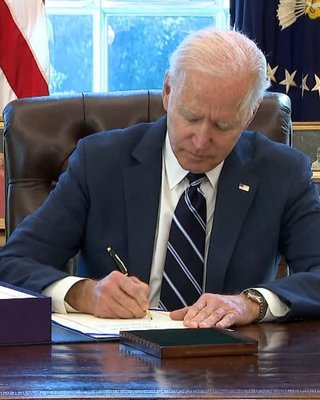 Вибори у США: Байден зняв свою кандидатуру