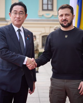 Крым, Курилы и Тайвань: зачем в Киев приезжал премьер-министр Японии