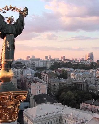 В очікуванні осені: чим живе Київ наприкінці серпня і якими відчуттями сповнений