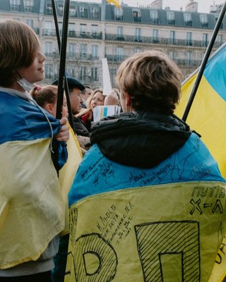 Украинский контекст — не реквизит: почему аудитория больше не прощает декоративной локальности