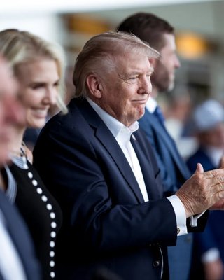 10 штрихов к портрету Донни: президенту США исполнилось 80 лет (фото, видео)