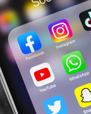 Збій в Instagram, Facebook та інших соцмережах