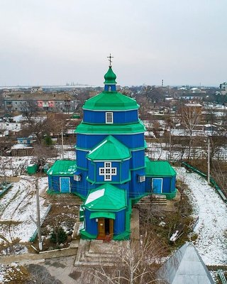 Построенный без единого гвоздя: россияне уничтожили старейший деревянный храм юга Украины (фото)