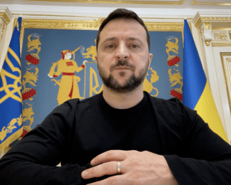 "Благодарю каждого": Зеленский в последний день 2023-го отметил 700 защитников Украины (видео)