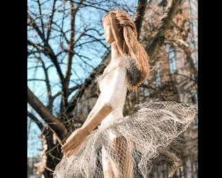 "Балерина вернулась!" В Киеве восстановили знаменитую скульптуру на Сретенской (фото)