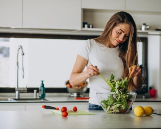 Топ 7 продуктів, які потрібно їсти для здоров'я гормональної системи