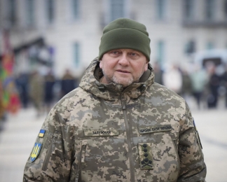 Борьба за свободу продолжится: Залужный поздравил украинцев с наступающим Новым годом (видео)