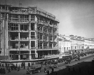 Метаморфозы на месте ЦУМа. Как и благодаря кому появился Центральный универмаг на Крещатике