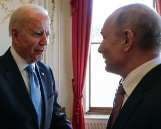 Санкции против РФ: Что нового и почему Россию до сих пор не отключили от SWIFT