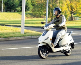 По цене смартфона: презентован самый дешевый электрический Suzuki (фото)