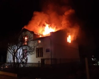 Атака дронов по Львовской области: горит музей Шухевича и общежитие в Дублянах (фото)