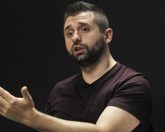 Цінник упав: Арахамія визнав, що нардепам платили зарплати у конвертах