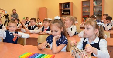 В школу через поліцію: у Міносвіти нагадали, що пропускати уроки без поважних причин не можна