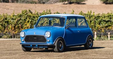 Раритетний Mini Cooper 60-х перетворили на 300-сильний електромобіль (фото)