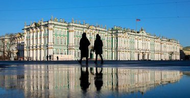 Русский флаг над Булонским лесом. Как Украина может противостоять культурной экспансии РФ