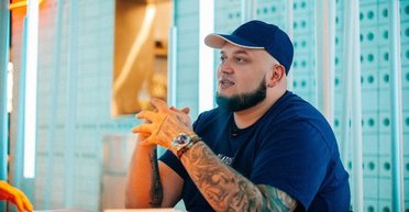 "Ти міг за країну життя віддати": репер Київстонер посварився із захисником "Азовсталі"