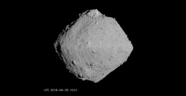 Старше Солнечной системы, в которой сформировался: астероид Рюгу озадачил ученых