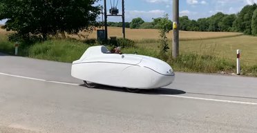 У Чехії побудували незвичайний міський електромобіль за $12 000 (відео)